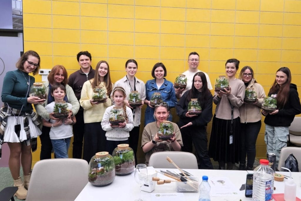 Privatne Radionice Pravljenja Biljnih Terarijuma u Beogradu za Rođendane i Proslave - Terrador biljni terarijum - Yandex teambuilding Terrador 4 - Terrador